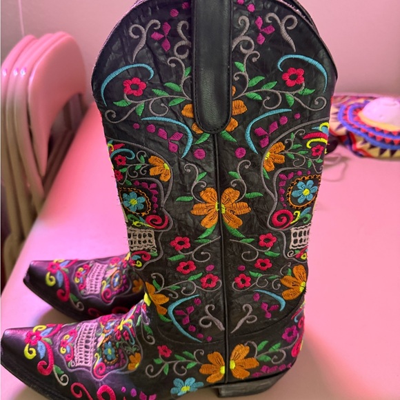 Old Gringo Colorful Embroidered Heeled Boots - Picture 2 of 8